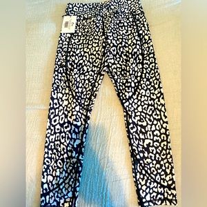 ZYIA Black and White Leopard Light n Tights, 24”